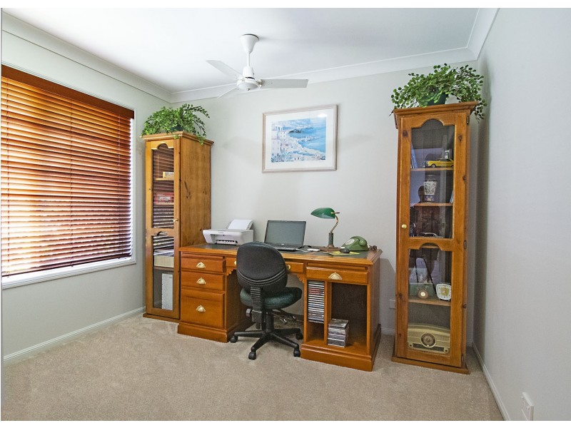 18 Oakhill Crescent, Parkwood QLD 4214