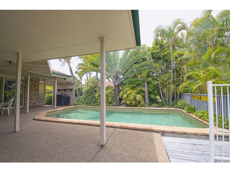 18 Oakhill Crescent, Parkwood QLD 4214