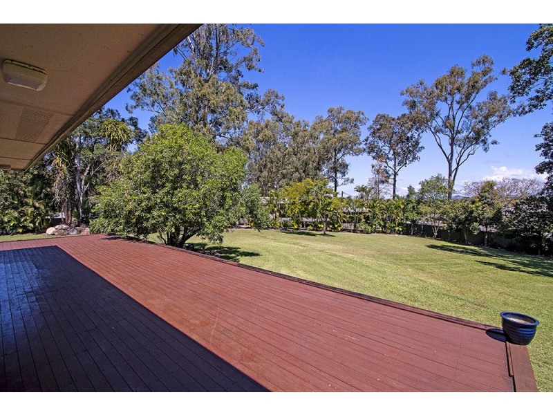 8 Bellara Street, Ashmore QLD 4214