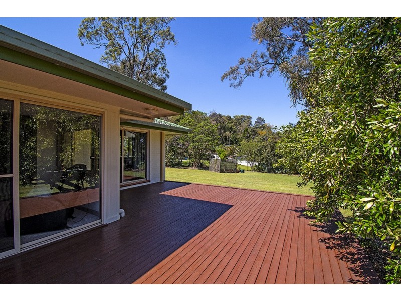 8 Bellara Street, Ashmore QLD 4214