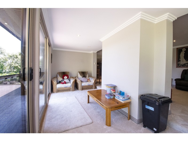 8 Bellara Street, Ashmore QLD 4214