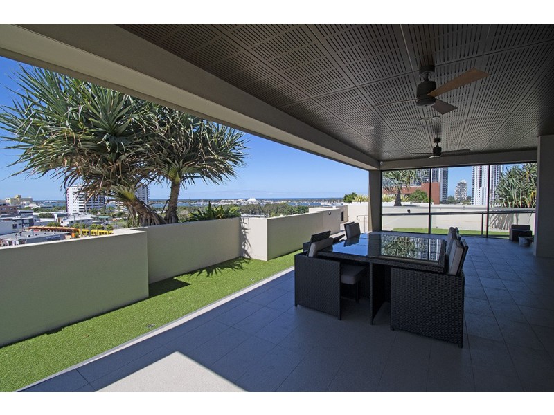 10/43 Lenneberg Street, Southport QLD 4215