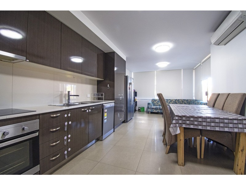 10/43 Lenneberg Street, Southport QLD 4215