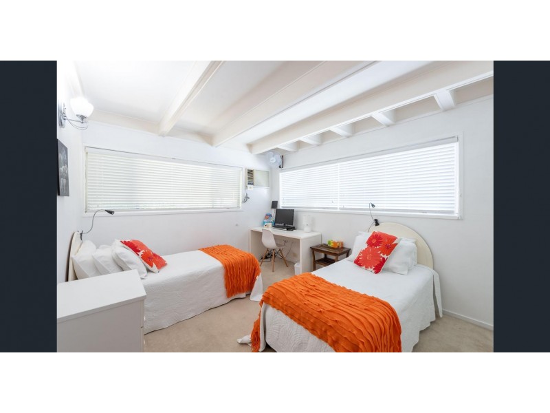 116 Slatyer Avenue, Bundall QLD 4217