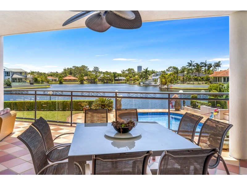 71/40 Cotlew Street East, Southport QLD 4215