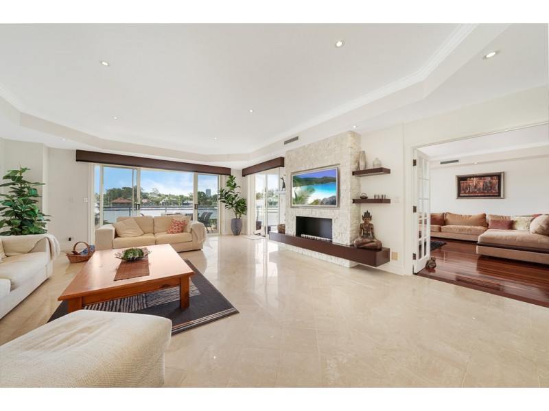 71/40 Cotlew Street East, Southport QLD 4215