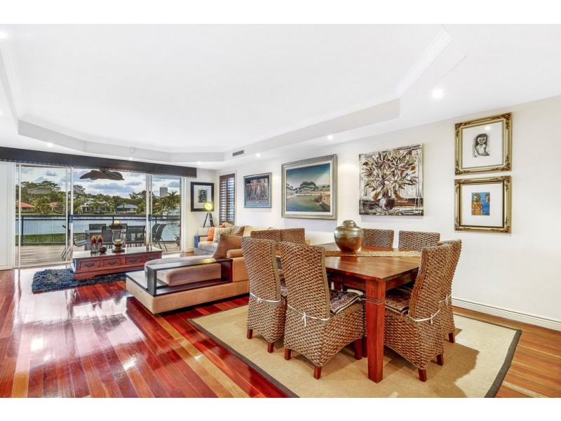 71/40 Cotlew Street East, Southport QLD 4215