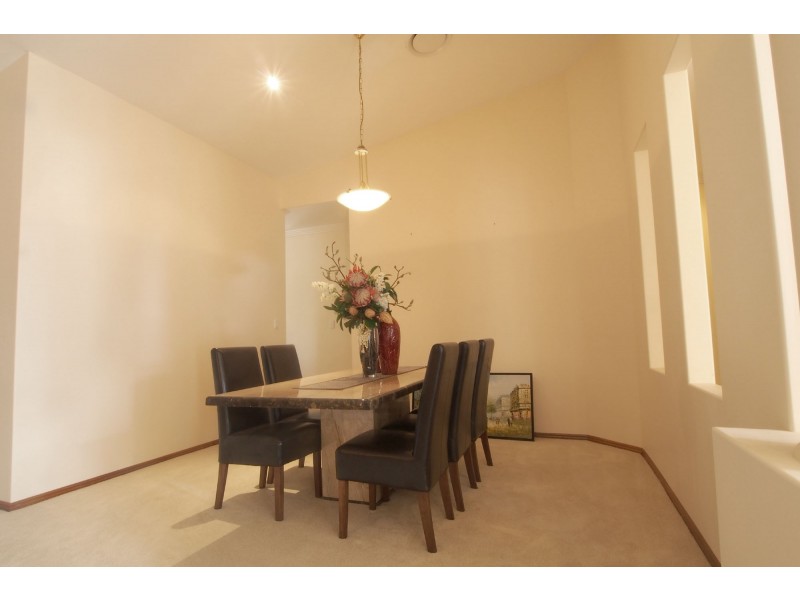 46 Sir Bruce Small Blvd, Benowa Waters QLD 4217