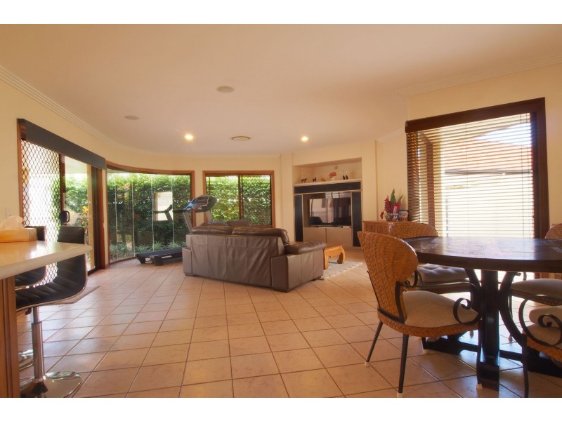 46 Sir Bruce Small Blvd, Benowa Waters QLD 4217
