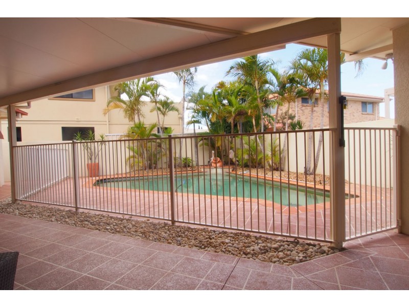 46 Sir Bruce Small Blvd, Benowa Waters QLD 4217