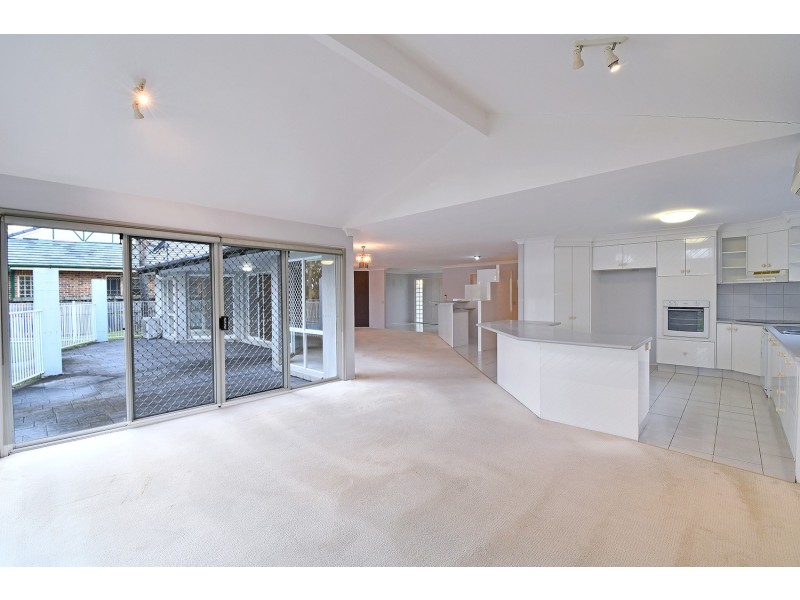 24 Greg Norman Crescent, Parkwood QLD 4214