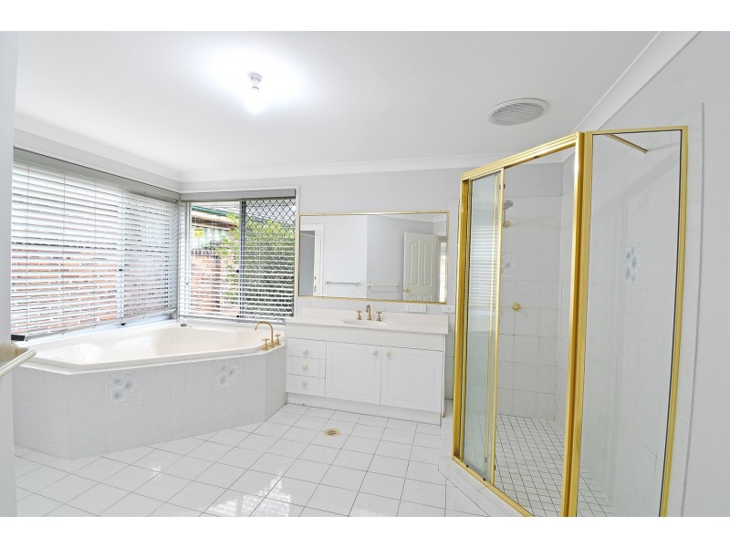 24 Greg Norman Crescent, Parkwood QLD 4214