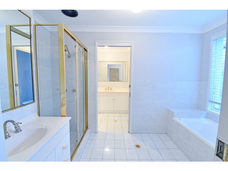 24 Greg Norman Crescent, Parkwood QLD 4214