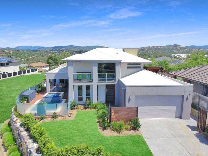 7 Therese Mary Avenue, Carrara QLD 4211