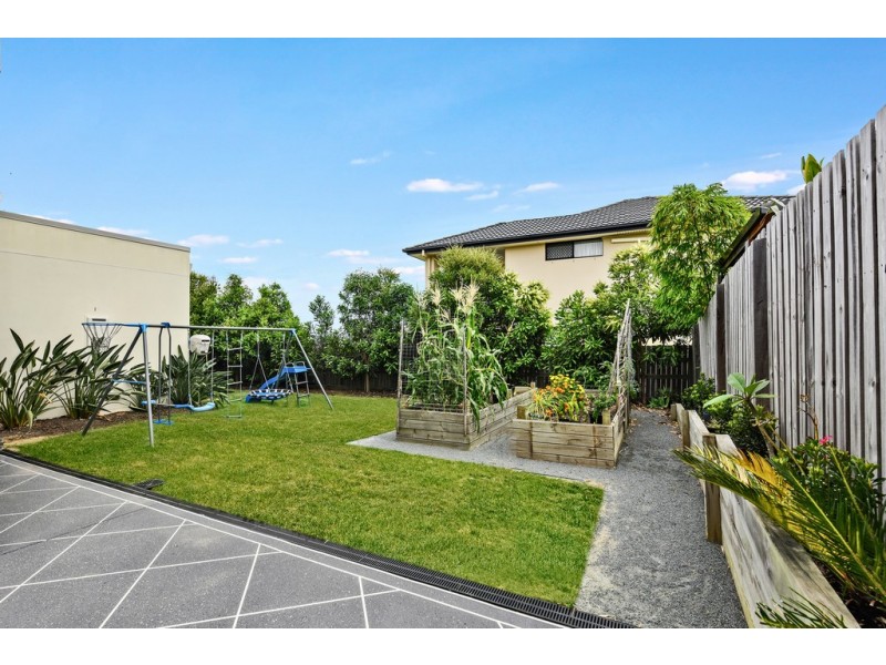 7 Therese Mary Avenue, Carrara QLD 4211