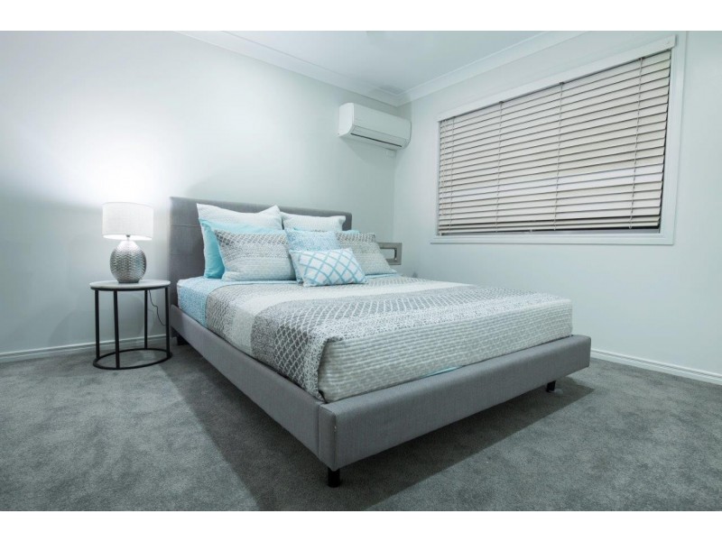 21 Edinburgh Road, Benowa Waters QLD 4217