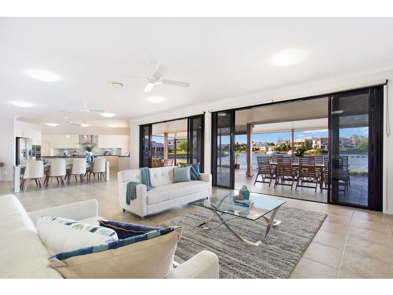 33 Prosperity Drive, Oyster Cove, Helensvale QLD 4212