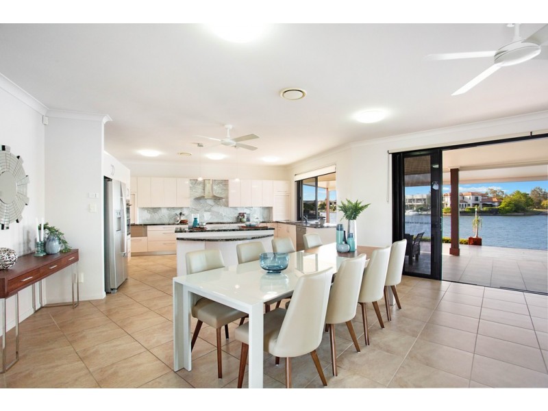 33 Prosperity Drive, Oyster Cove, Helensvale QLD 4212