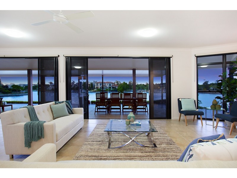 33 Prosperity Drive, Oyster Cove, Helensvale QLD 4212