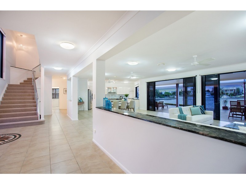 33 Prosperity Drive, Oyster Cove, Helensvale QLD 4212