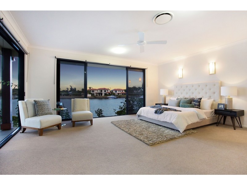 33 Prosperity Drive, Oyster Cove, Helensvale QLD 4212