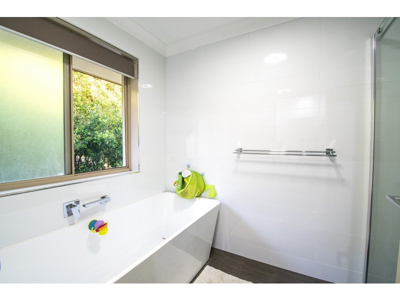 62 Arnold Palmer Drive, Parkwood QLD 4214