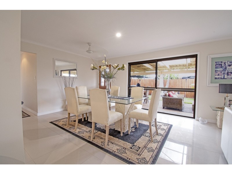 1/11 Eurimbula Court, Paradise Point QLD 4216
