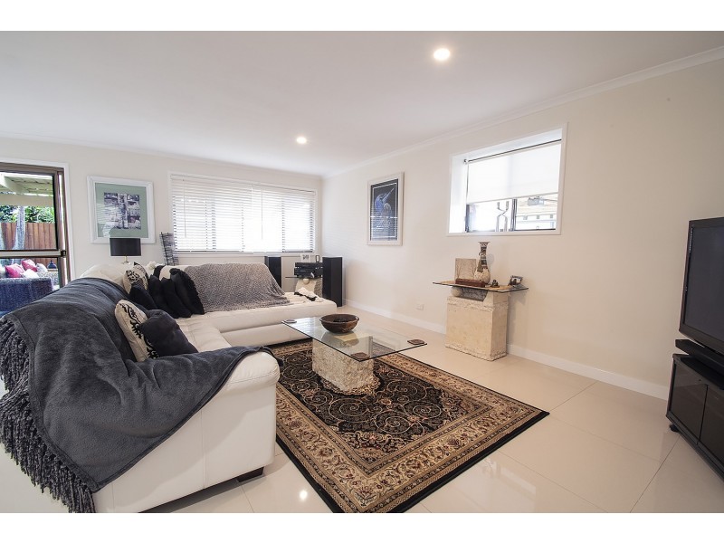 1/11 Eurimbula Court, Paradise Point QLD 4216