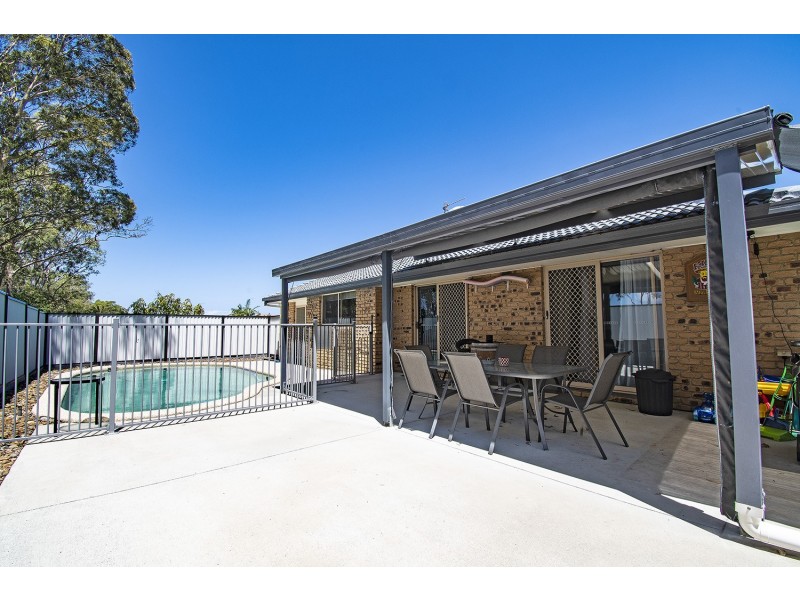 52 Open Drive, Arundel QLD 4214