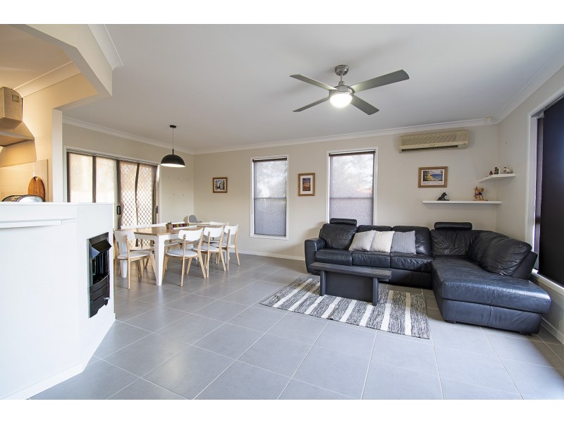 52 Open Drive, Arundel QLD 4214