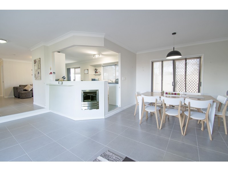 52 Open Drive, Arundel QLD 4214