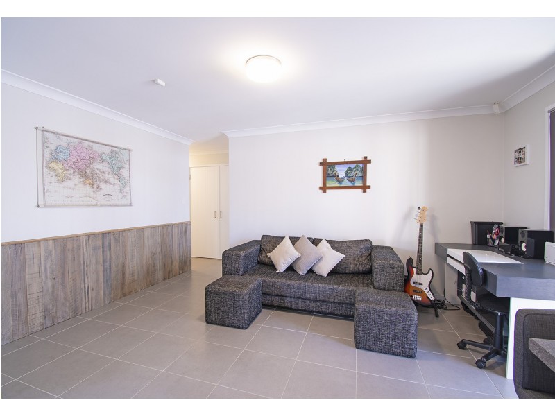 52 Open Drive, Arundel QLD 4214