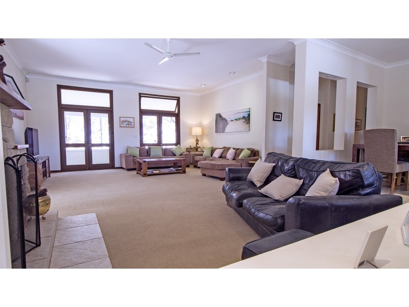 31 Uplands Drive, Parkwood QLD 4214