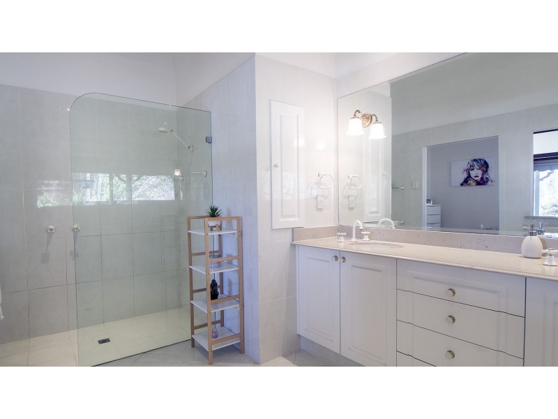 31 Uplands Drive, Parkwood QLD 4214