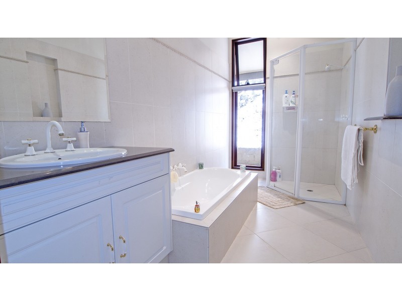 31 Uplands Drive, Parkwood QLD 4214