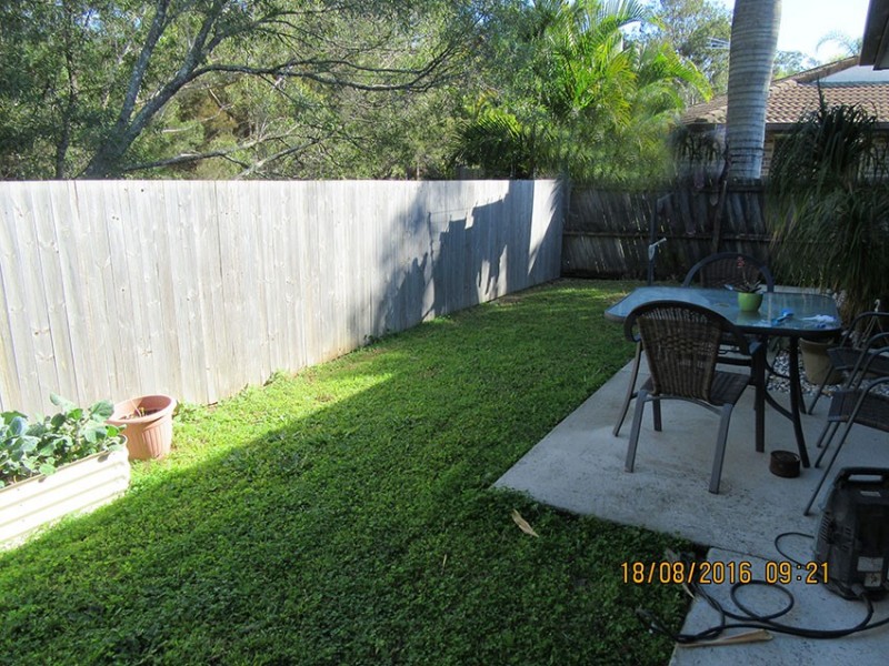 2/16 Nina Parade, Arundel QLD 4214