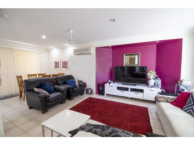 6/222 Central Street, Labrador QLD 4215