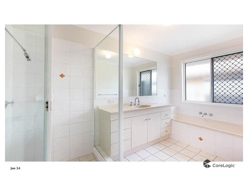 2 Naranja Crescent, Benowa QLD 4217