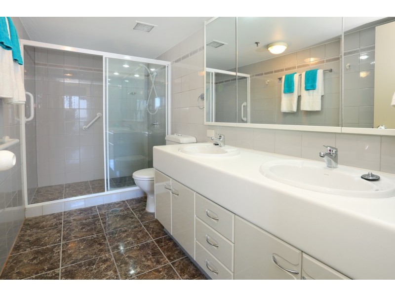 98/21 “Bayview Towers” Bayview Street, Runaway Bay QLD 4216