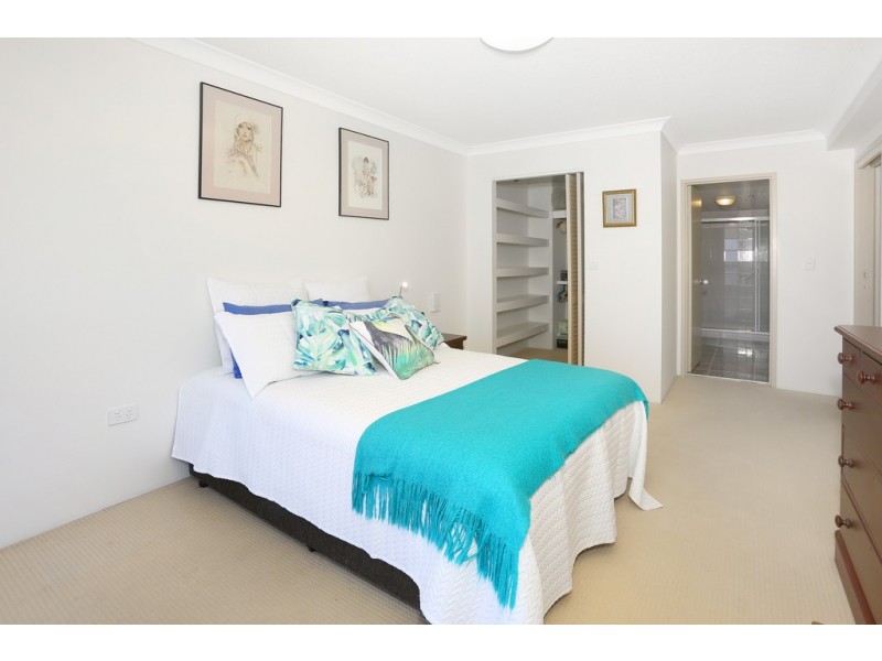 98/21 “Bayview Towers” Bayview Street, Runaway Bay QLD 4216