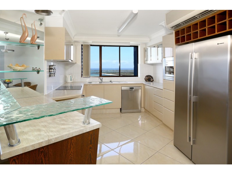 98/21 “Bayview Towers” Bayview Street, Runaway Bay QLD 4216