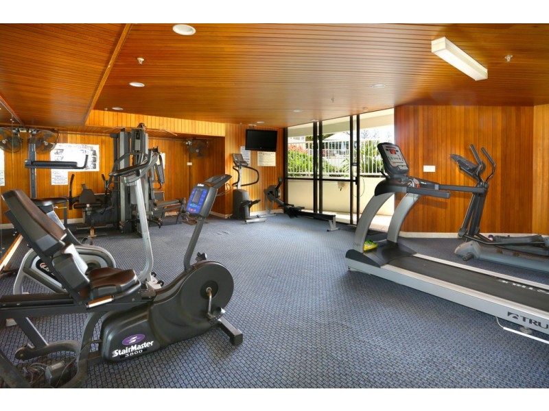 98/21 “Bayview Towers” Bayview Street, Runaway Bay QLD 4216