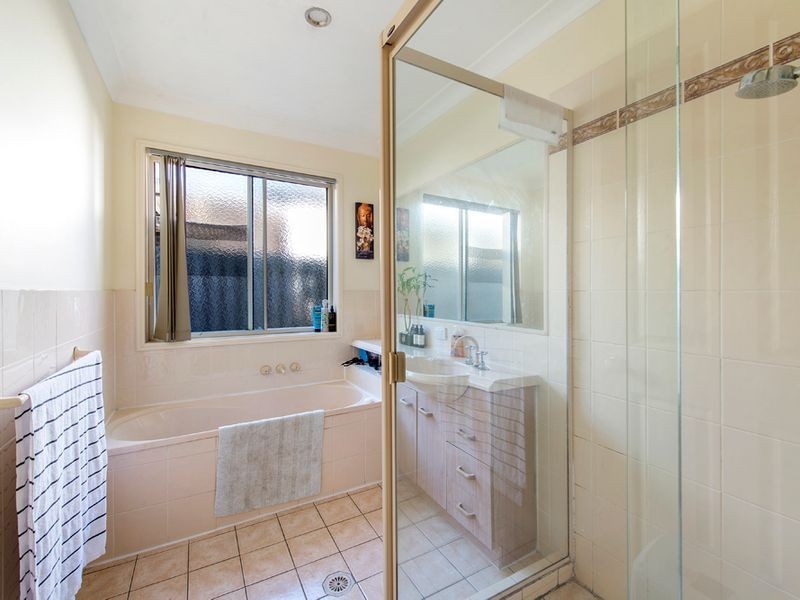 21 Merrilaine Crescent, Merrimac QLD 4226