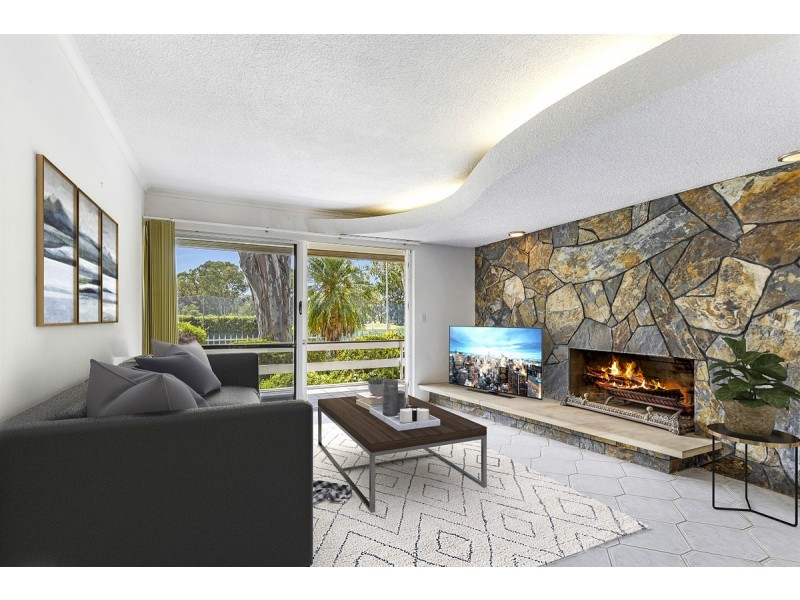 2 Richmond Ave, Bundall QLD 4217
