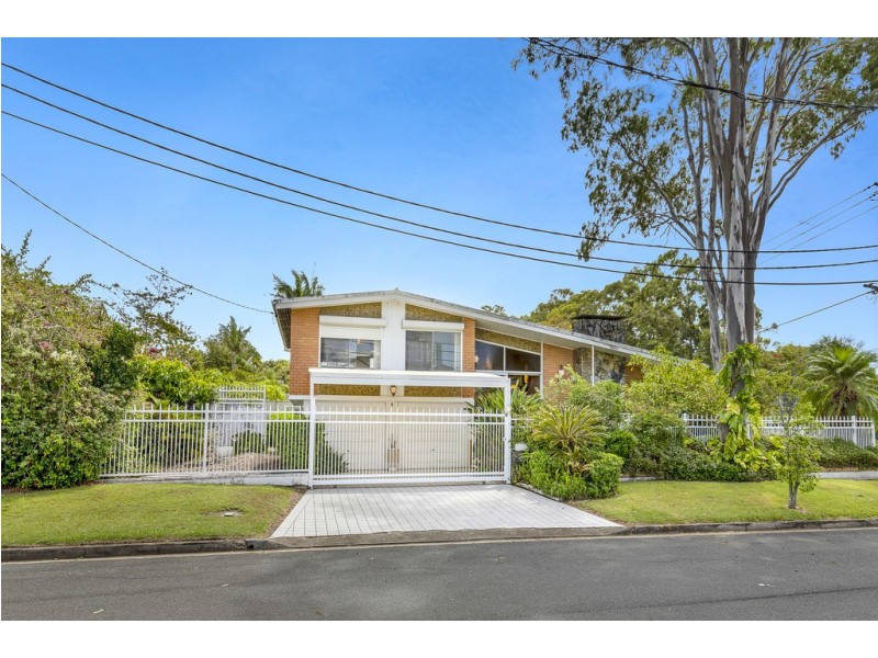 2 Richmond Ave, Bundall QLD 4217