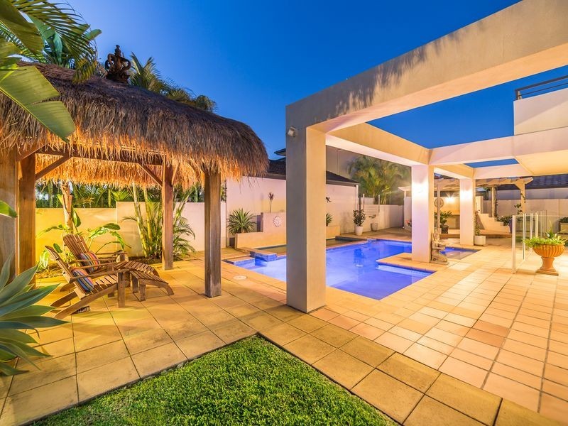 64 Sir Bruce Small Boulevard, Benowa Waters QLD 4217