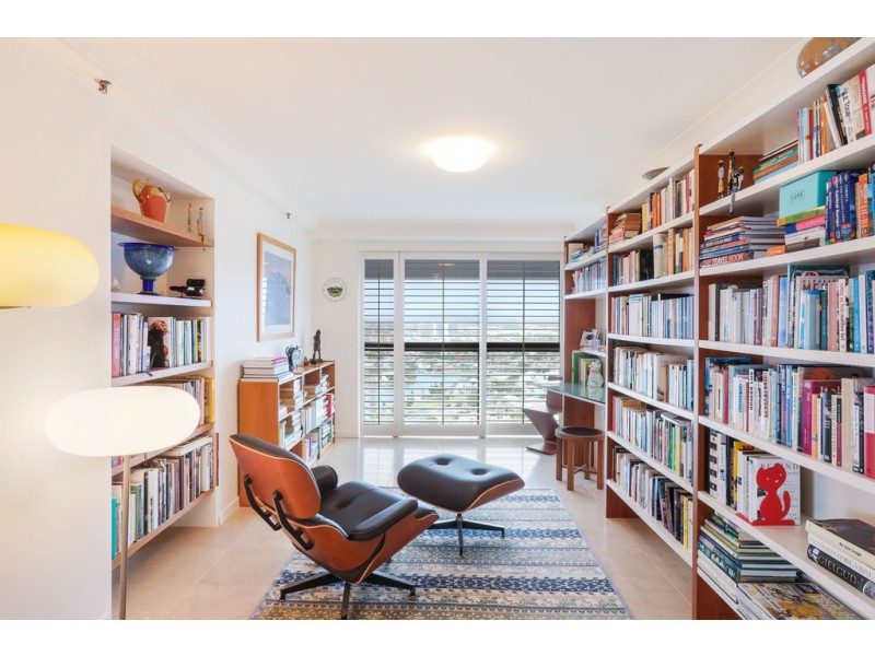 82/17 ‘Broadwater Tower’ Bayview Street, Runaway Bay QLD 4216