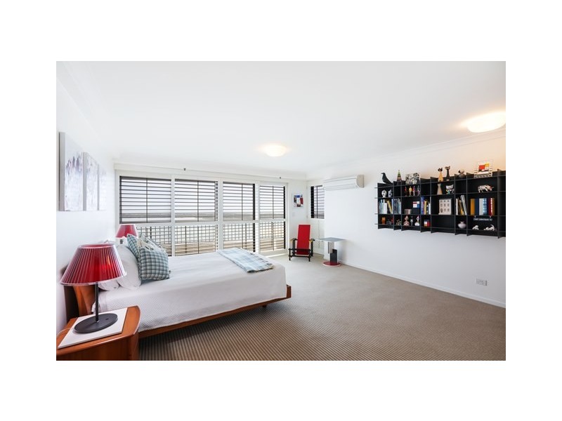 82/17 ‘Broadwater Tower’ Bayview Street, Runaway Bay QLD 4216