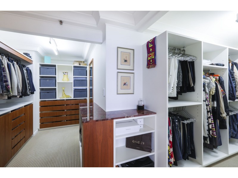 82/17 ‘Broadwater Tower’ Bayview Street, Runaway Bay QLD 4216