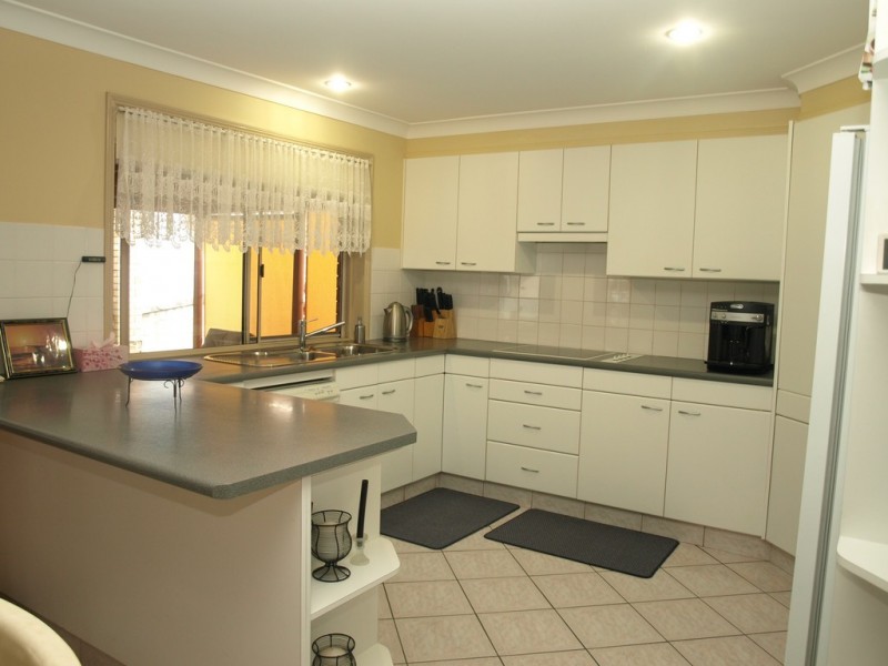 76 Greg Norman Crescent, Parkwood QLD 4214